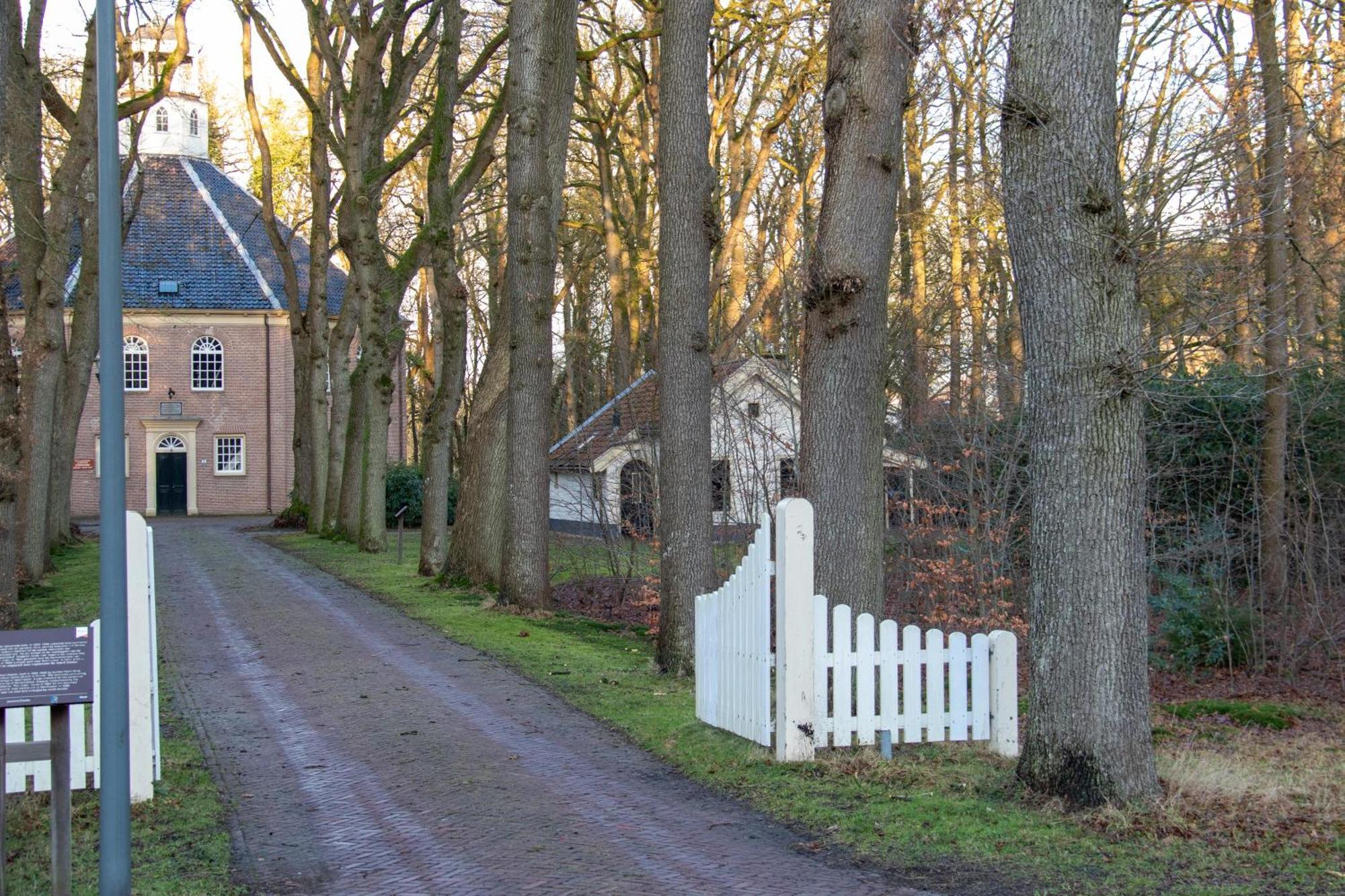 Отель De Consistorie Veenhuizen Экстерьер фото