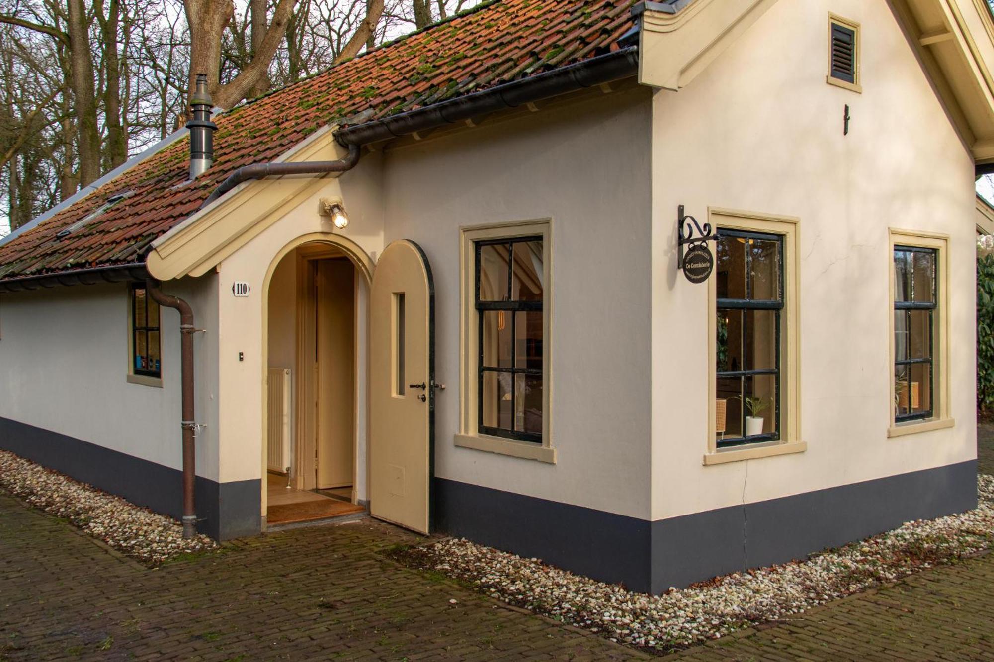 Отель De Consistorie Veenhuizen Экстерьер фото